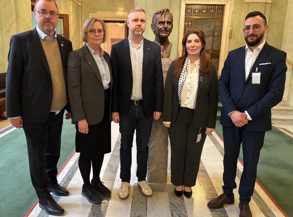 أطلعت سفيرة دولة فلسطين لدى مملكة السويد رولا المحيسن، رئيس…