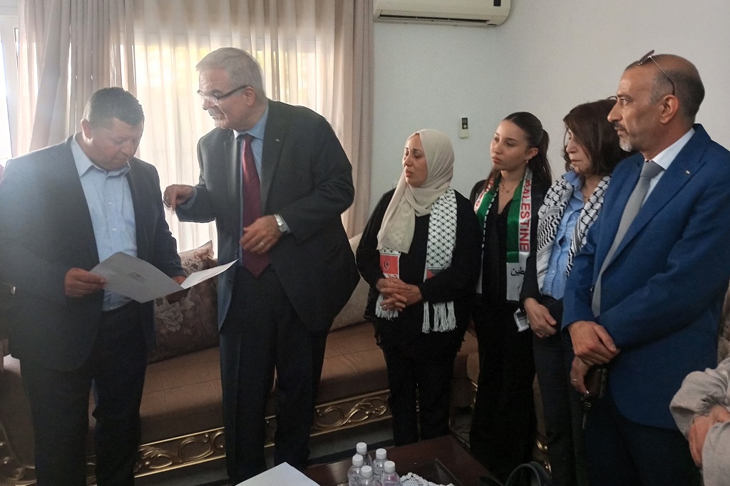 تونس -الحياة الجديدة- – نيابة عن الرئيس محمود عباس، قدم…