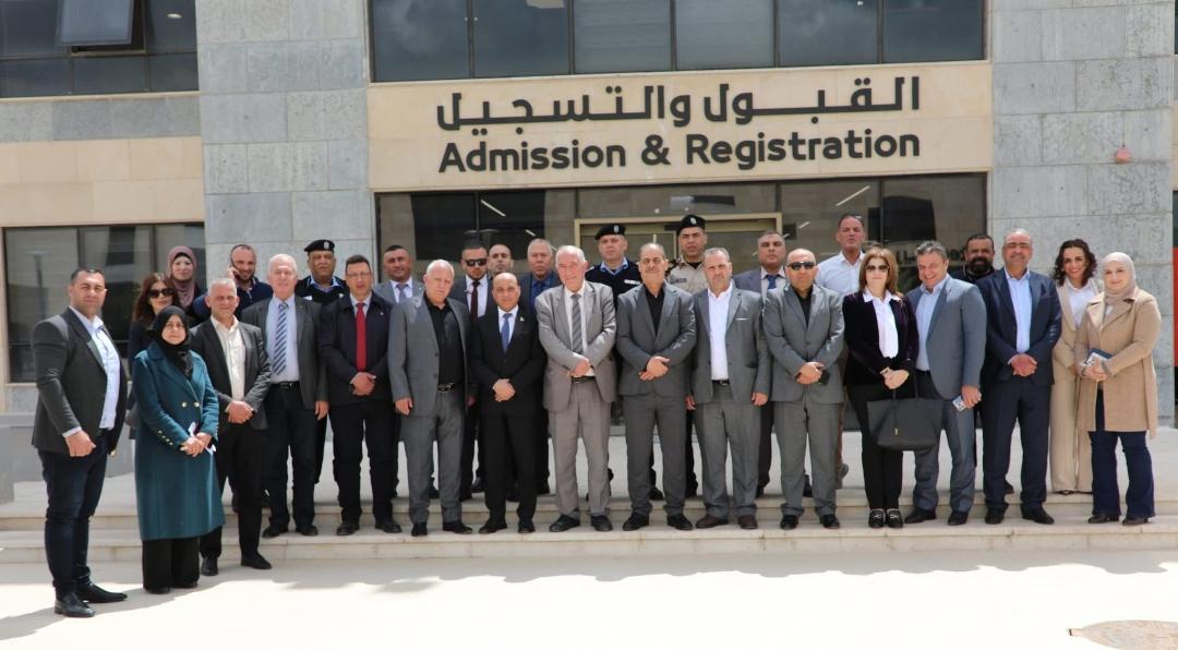 بحث محافظ سلفيت، مصطفى طقاطقة، ووزير النقل والمواصلات، طارق زعرب،…