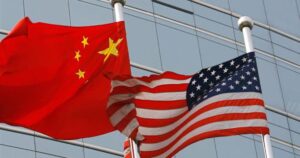 خبراء يحذرون من ركود اقتصادي جراء “حرب تكسير العظام” بين أمريكا والصين (شاهد)