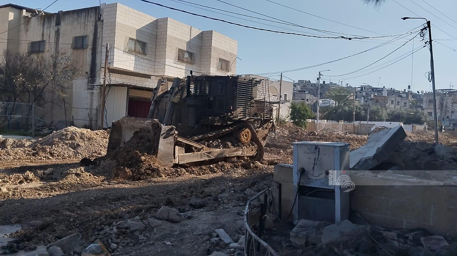 طولكرم – وفا- تواصل قوات الاحتلال الإسرائيلي عدوانها المتصاعد على مدينة طولكرم…