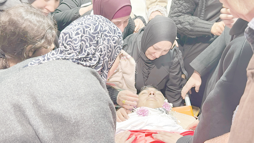 رام الله- الحياة الجديدة- نغم التميمي- بصوتٍ يملأه الحزن ويمزق…