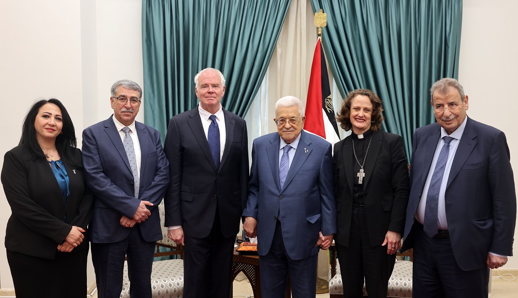  استقبل رئيس دولة فلسطين محمود عباس، اليوم الأربعاء، في مقر…