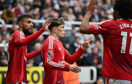 لندن-(أ ف ب) : يتطلع مانشستر يونايتد الانكليزي إلى حجز…