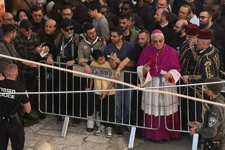 القدس- الحياة الجديدة – اعتدت قوات الاحتلال الإسرائيلي، اليوم السبت،…