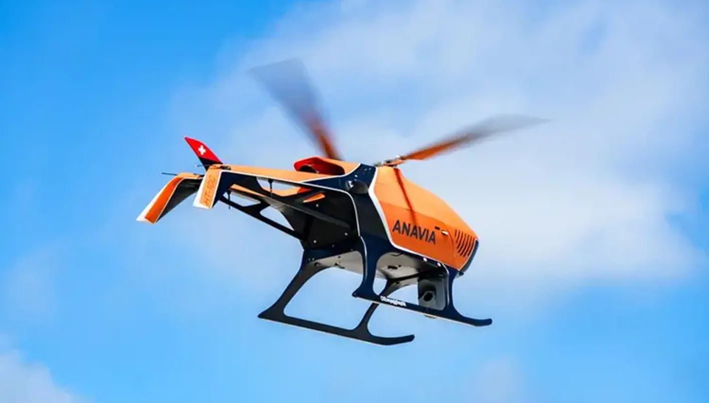 “إيدج” تعرض قدرات مروحيتها المستقلة المتطورة “HT-100”