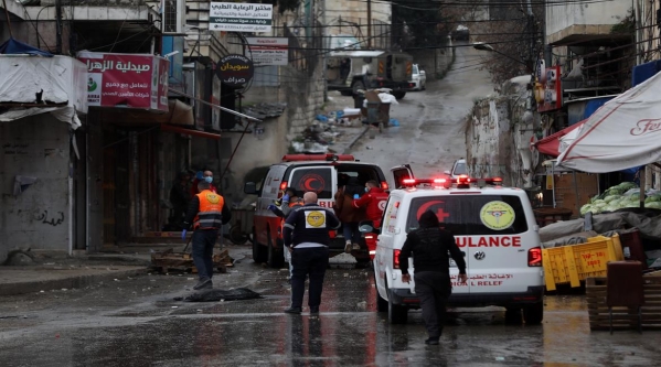 نابلس- الحياة الجديدة- أصيب مواطنان بينهما طفل، اليوم الخميس، برصاص…