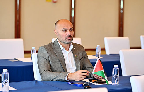 رام الله – “الأيام”: جددت الجمعية العمومية للاتحاد العربي للريشة…