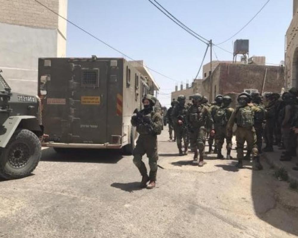 اقتحمت قوات الاحتلال الإسرائيلي، اليوم الأحد، بلدة قفين شمال طولكرم،…