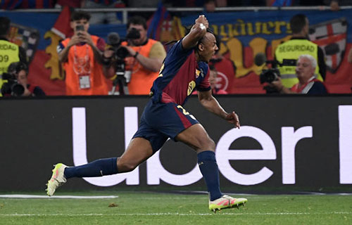 إشبيلية (إسبانيا)-(أ ف ب) :عبّر الفرنسي جول كونديه مسجّل هدف…