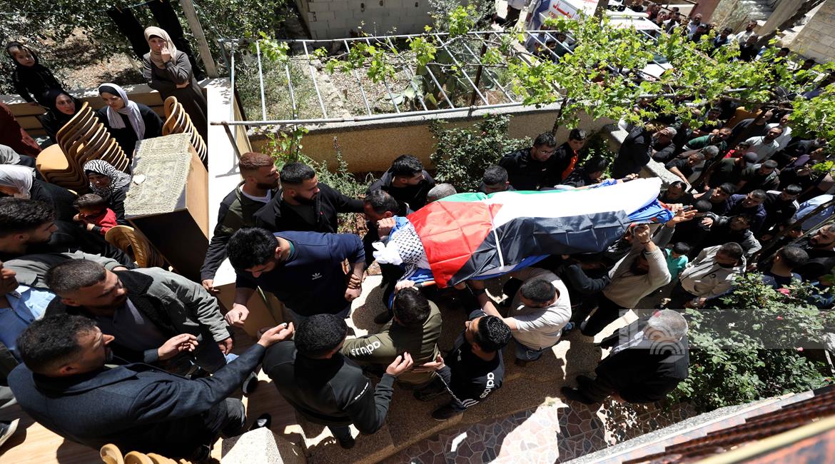 في السادسة من مساء السبت الماضي، غادر المواطن عرفات قادوس…