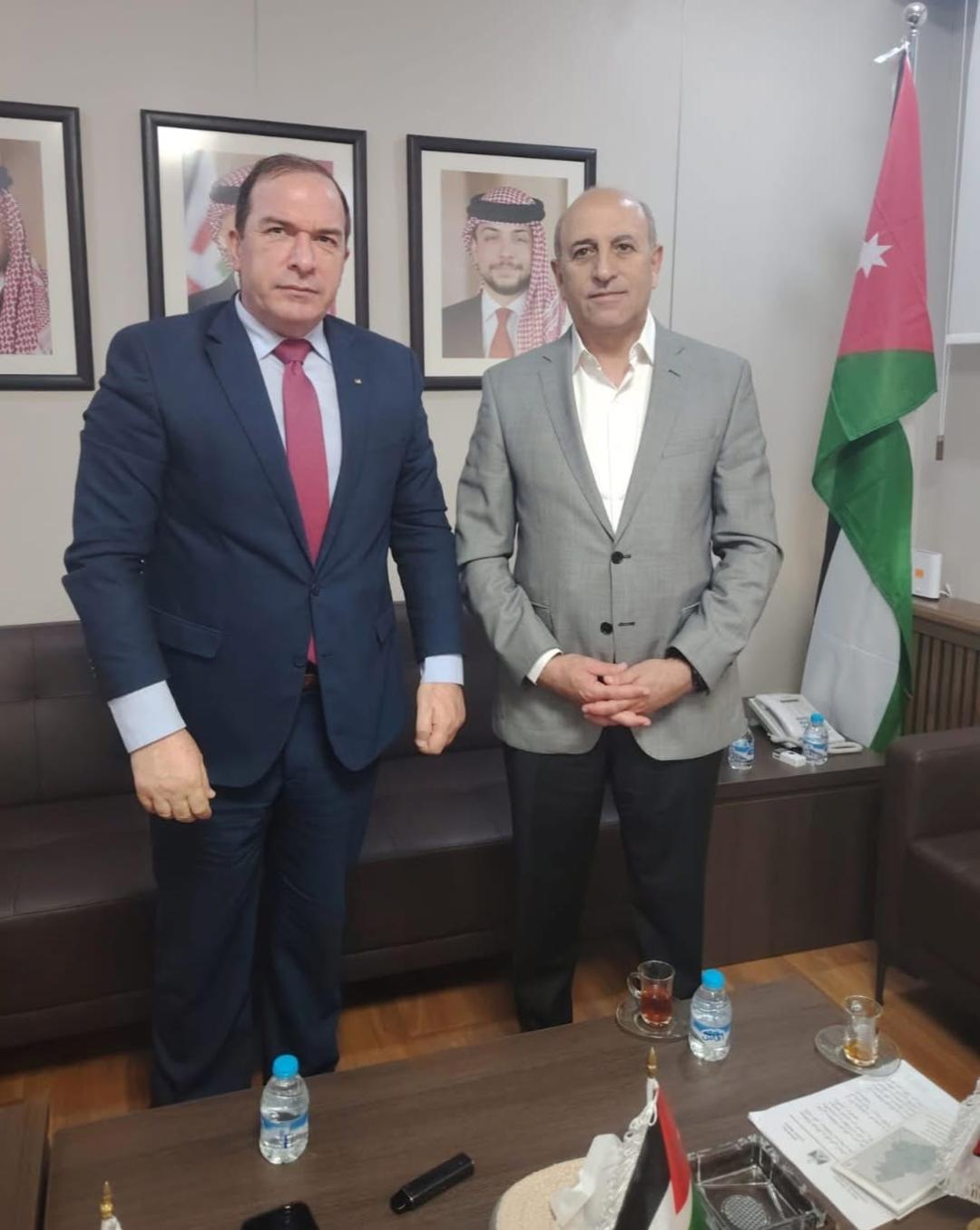 أطلع محافظ طولكرم عبد الله كميل، الأمين العام للهيئة الخيرية…