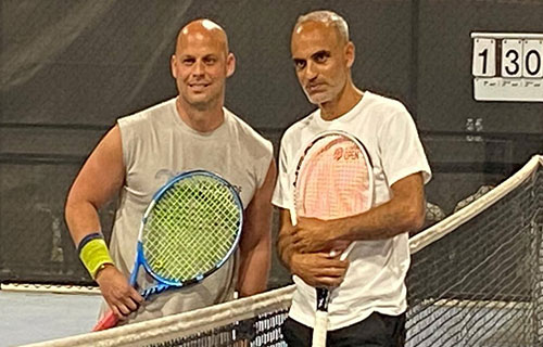 القدس – بال سبورت: يشارك بطل السكواش د. وليد شاهين،…