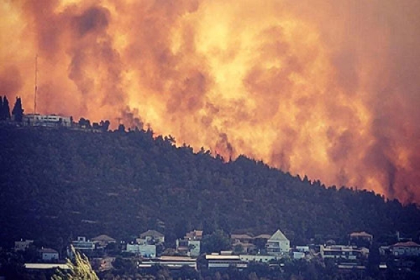 القدس- الحياة الجديدة- اندلع، اليوم الأربعاء، حريق كبير في أحد…