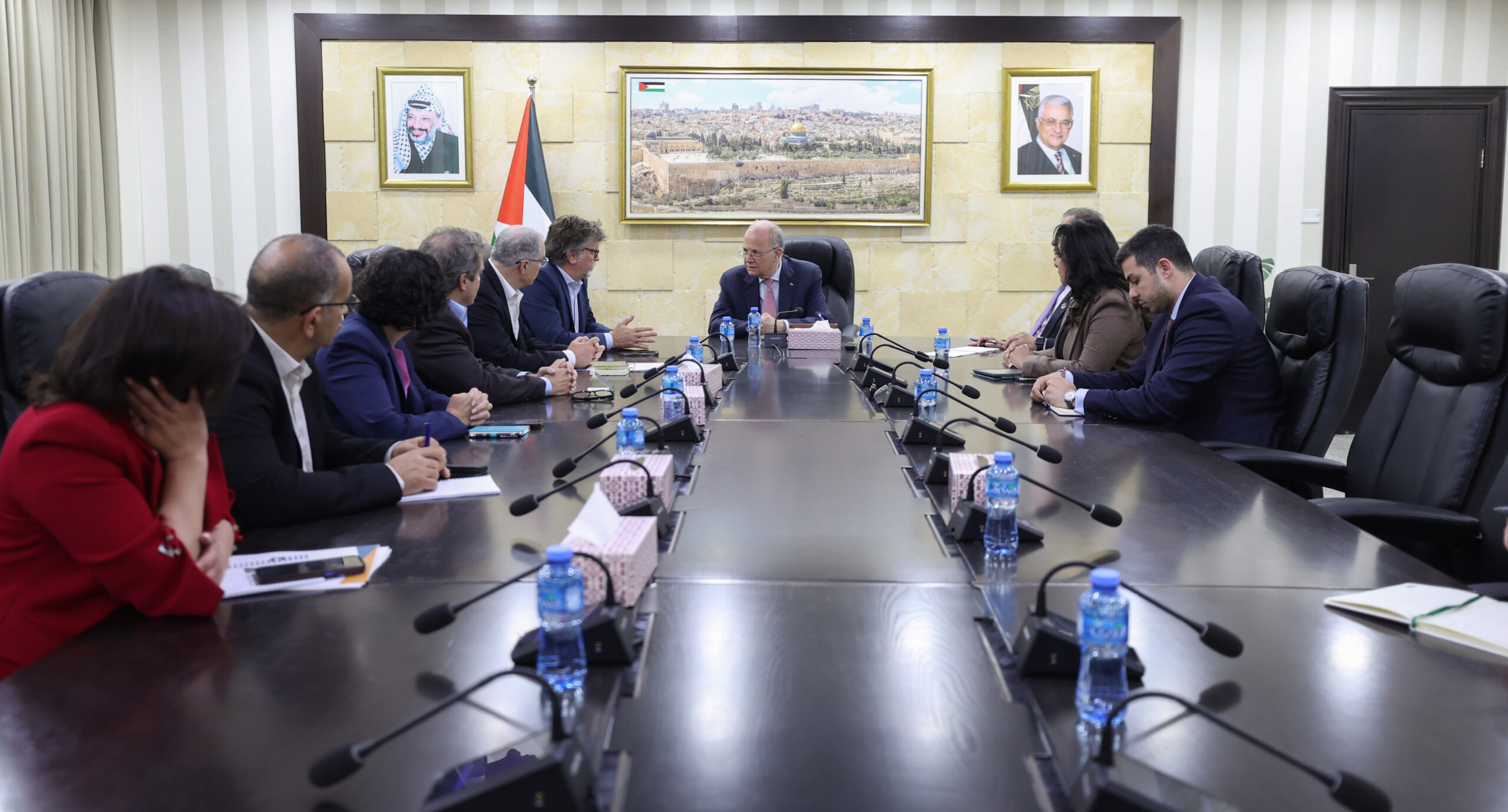 التقى رئيس الوزراء محمد مصطفى وفدا من منظمة “أنيرا” الإنسانية…