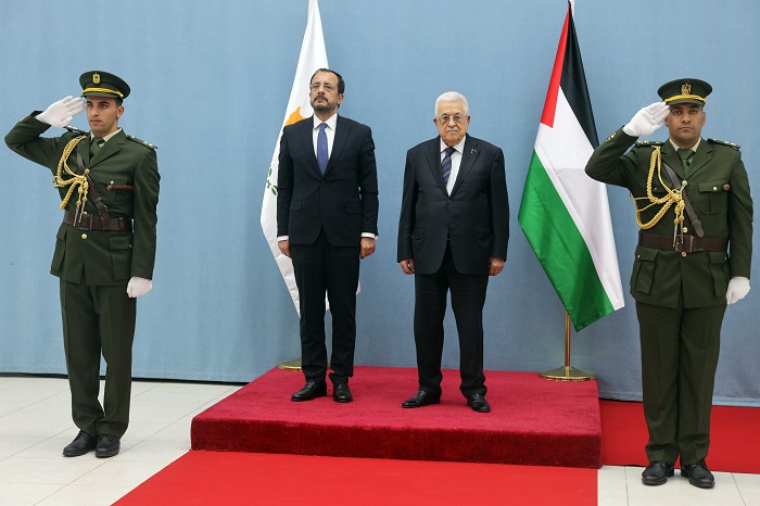 استقبل رئيس دولة فلسطين محمود عباس، مساء اليوم الأحد، فخامة…