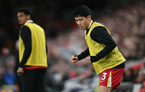 لندن-(أ ف ب) : يدنو ليفربول المتصدر من إحراز لقب…