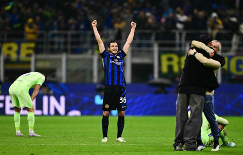 ميلانو – أ ف ب: قلب انتر الايطالي تأخره من…