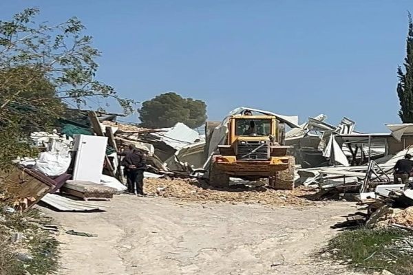 القدس- الحياة الجديدة- هدمت قوات الاحتلال الإسرائيلي، اليوم الأربعاء، غرفة…