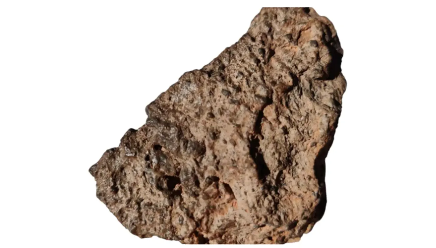 نيزك من القمر سقط في وادي رم جنوبي الأردن