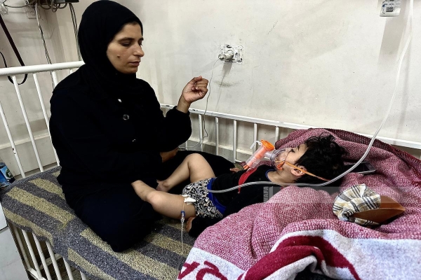 غزة- الحياة الجديدة- في قسم الأطفال بمستشفى “شهداء الأقصى” في…