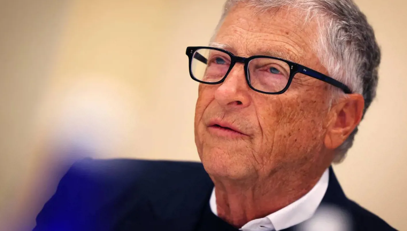 بيل غيتس يهاجم إيلون ماسك: “أغنى رجل في العالم يقتل أفقر أطفال العالم”