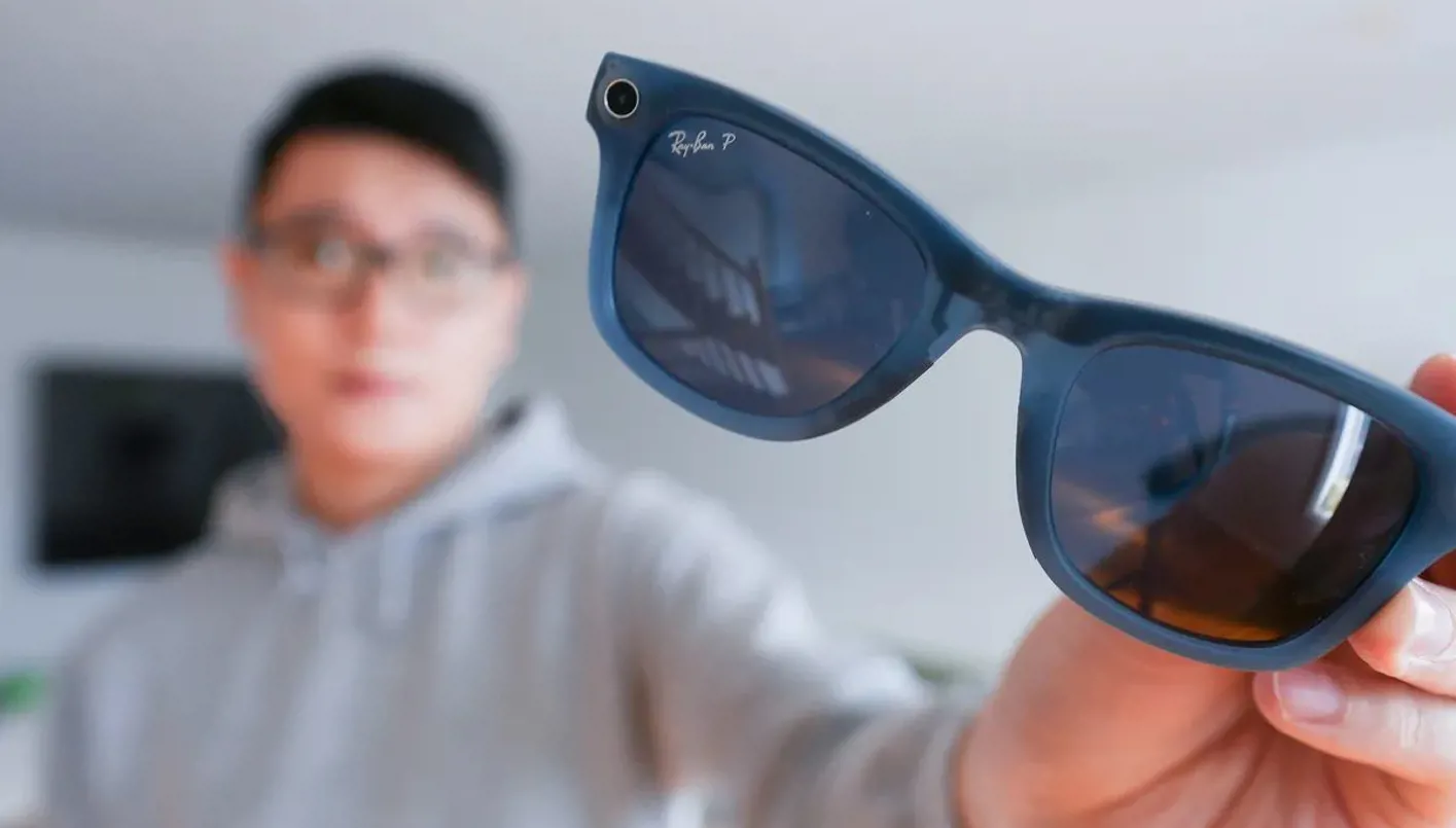 “ميتا” تُعيد إحياء تقنية التعرف على الوجوه في نظاراتها الذكية المدعومة بالذكاء الاصطناعي