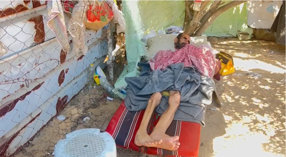 ” أنا على حافة الموت”، بهذه الكلمات المختنقة بالدموع، يلخص…