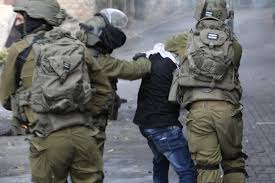 الخليل – الحياة الجديدة- اعتقلت قوات الاحتلال الإسرائيلي، اليوم الثلاثاء، ستة مواطنين…