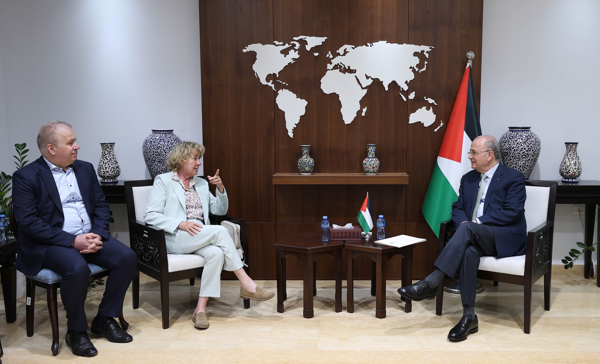 رام الله 14-5-2025 وفا- استقبل رئيس الوزراء محمد مصطفى، اليوم…