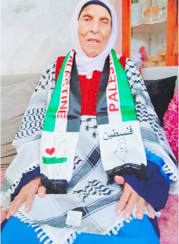 مخيم قلنديا– الحياة الجديدة- عبير البرغوثي- في غرفة متواضعة داخل…