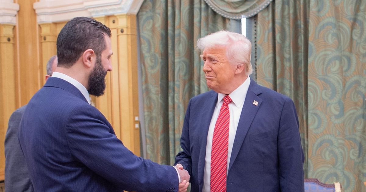 الليرة السورية تتحسن مقابل الدولار بعد إعلان ترامب رفع العقوبات