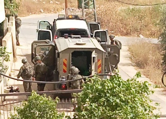 سلفيت – وفا- اعتقلت قوات الاحتلال الاسرائيلي، اليوم السبت، مواطنين…