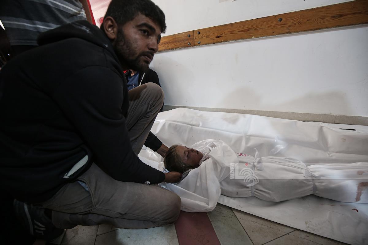 غزة – الحياة الجديدة –  استشهد أربعة أطفال وأصيب سبعة آخرون،…