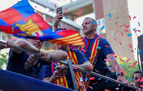 برشلونة-وكالات: أعلن نادي برشلونة رسميا عزمه تجديد عقد المدير الفني…