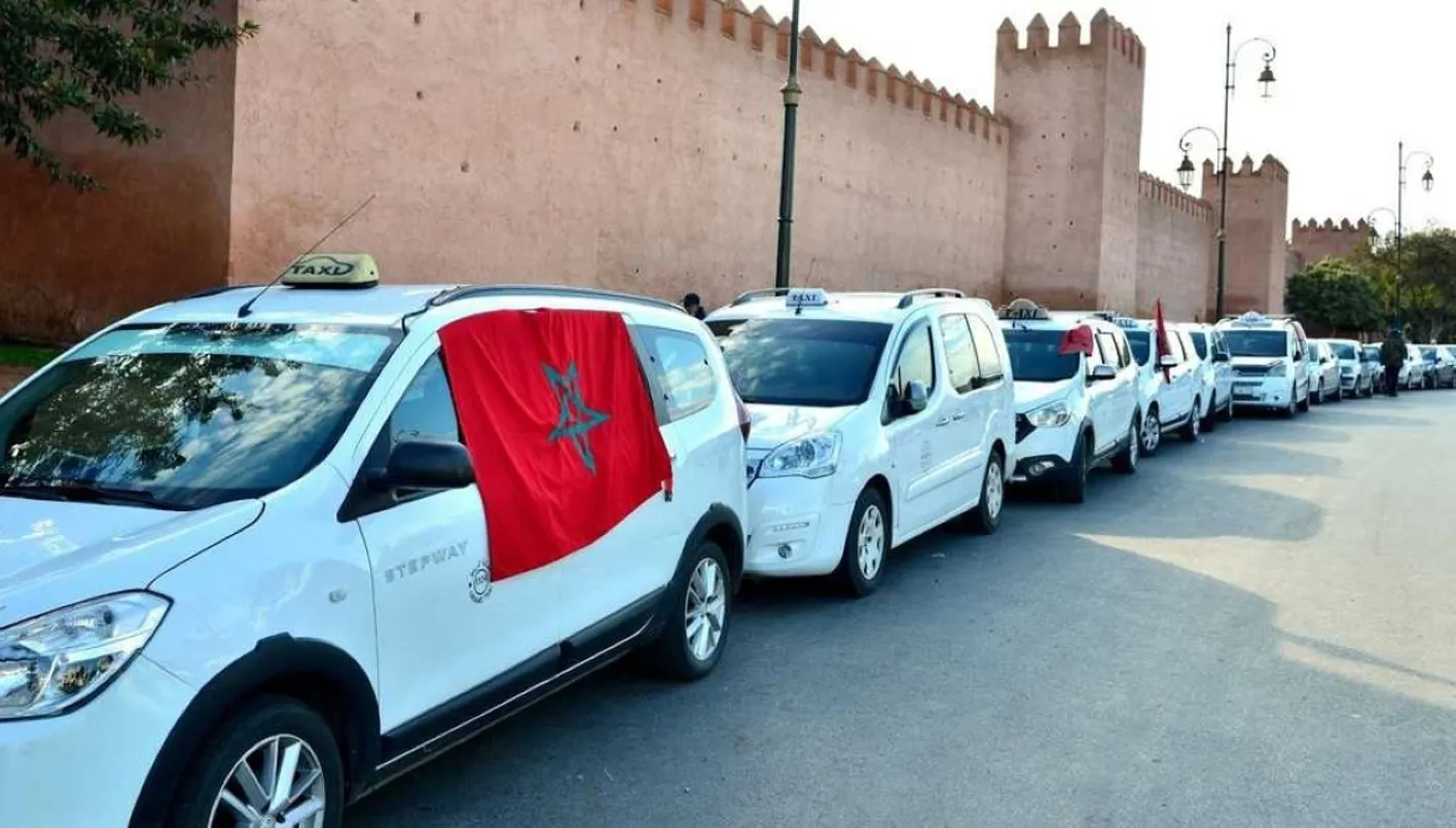 بين سيارات الأجرة والنقل الذكي: المغرب تتجه لعصرنة قطاع النقل بقانون صارم وتقنيات حديثة