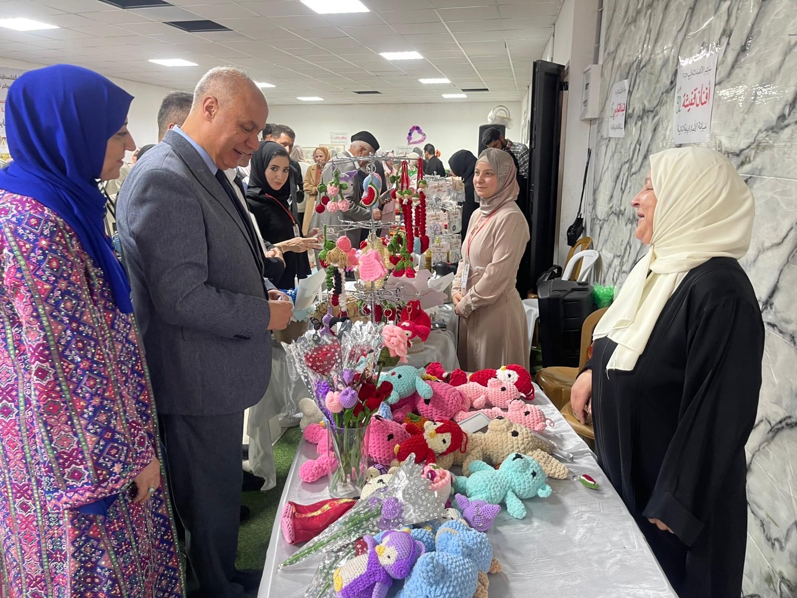 الخليل – الحياة الجديدة قال وزير الثقافة عماد حمدان إن…