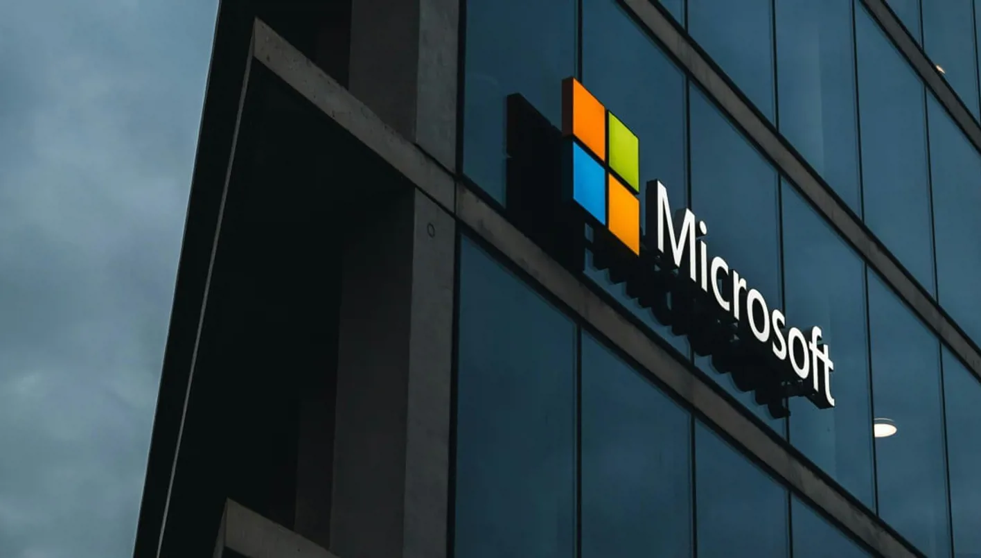 “مايكروسوفت” تعلن اعتماد أداة “غروك” للذكاء الاصطناعي التابعة لماسك