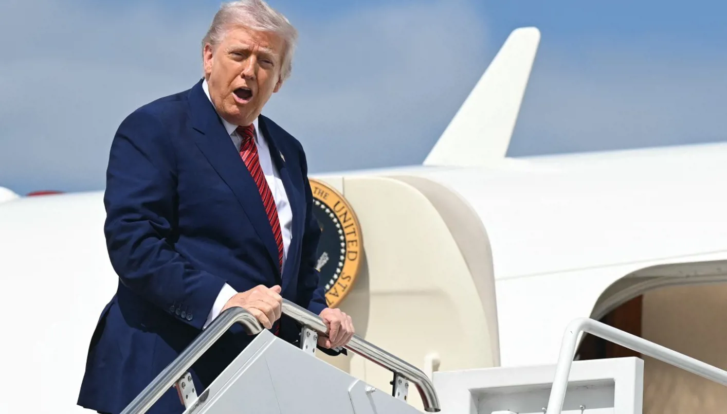 ترامب: جميع مصنعي الهواتف الذكية سيخضعون لرسوم الـ25%