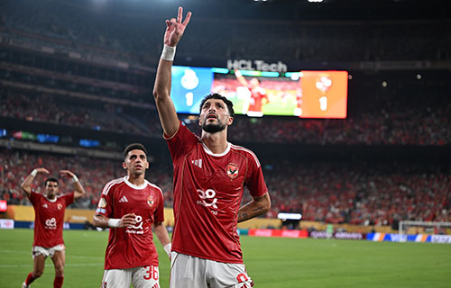 وسام أبو علي.. هاتريك تاريخي يُعادل به رقم بيليه