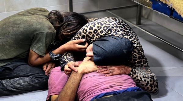 12 شهيدا بينهم عائلة كاملة في قصف الاحتلال مدينتي غزة وخان يونس-الحياة الجديدة