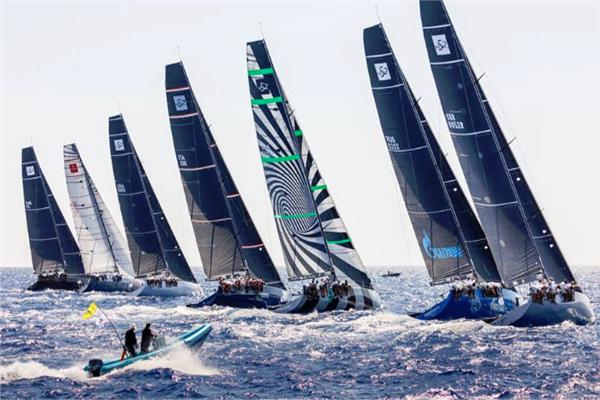 بحارة سباقات يتحولون إلى علماء محيطات في المياه الأوروبية