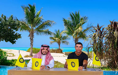 النصر السعودي يمدد عقد رونالدو حتى العام 2027