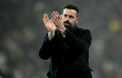 نيستلروي يترك منصبه مدربا لليستر
سيتي بعد هبوطه الى التشامبيونشيب