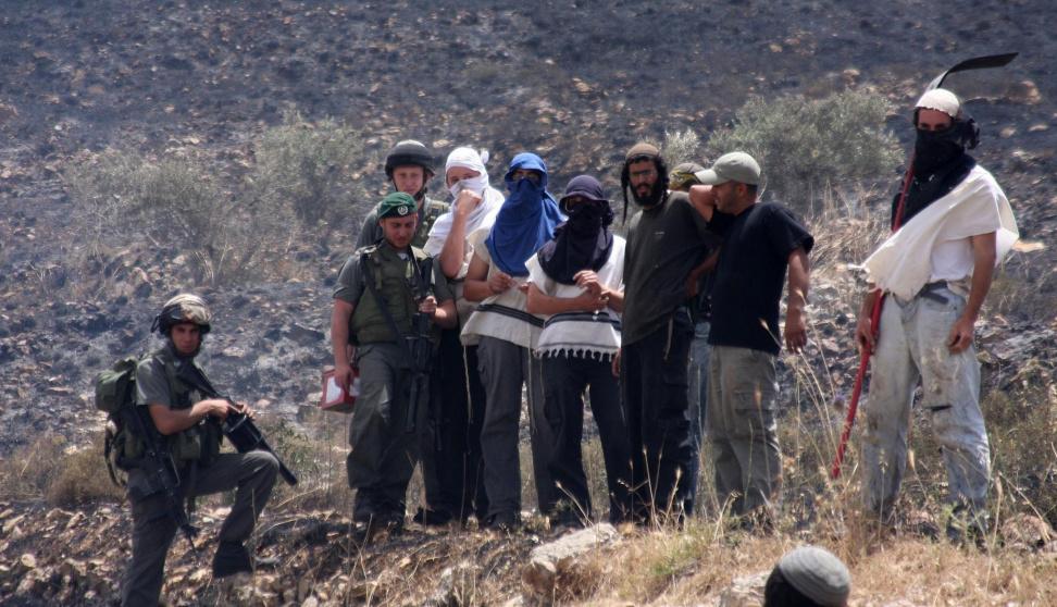 إصابة 3 مواطنين برصاص مستعمرين وإحراق كوخ زراعي في حزما شمال شرق القدس-الحياة الجديدة