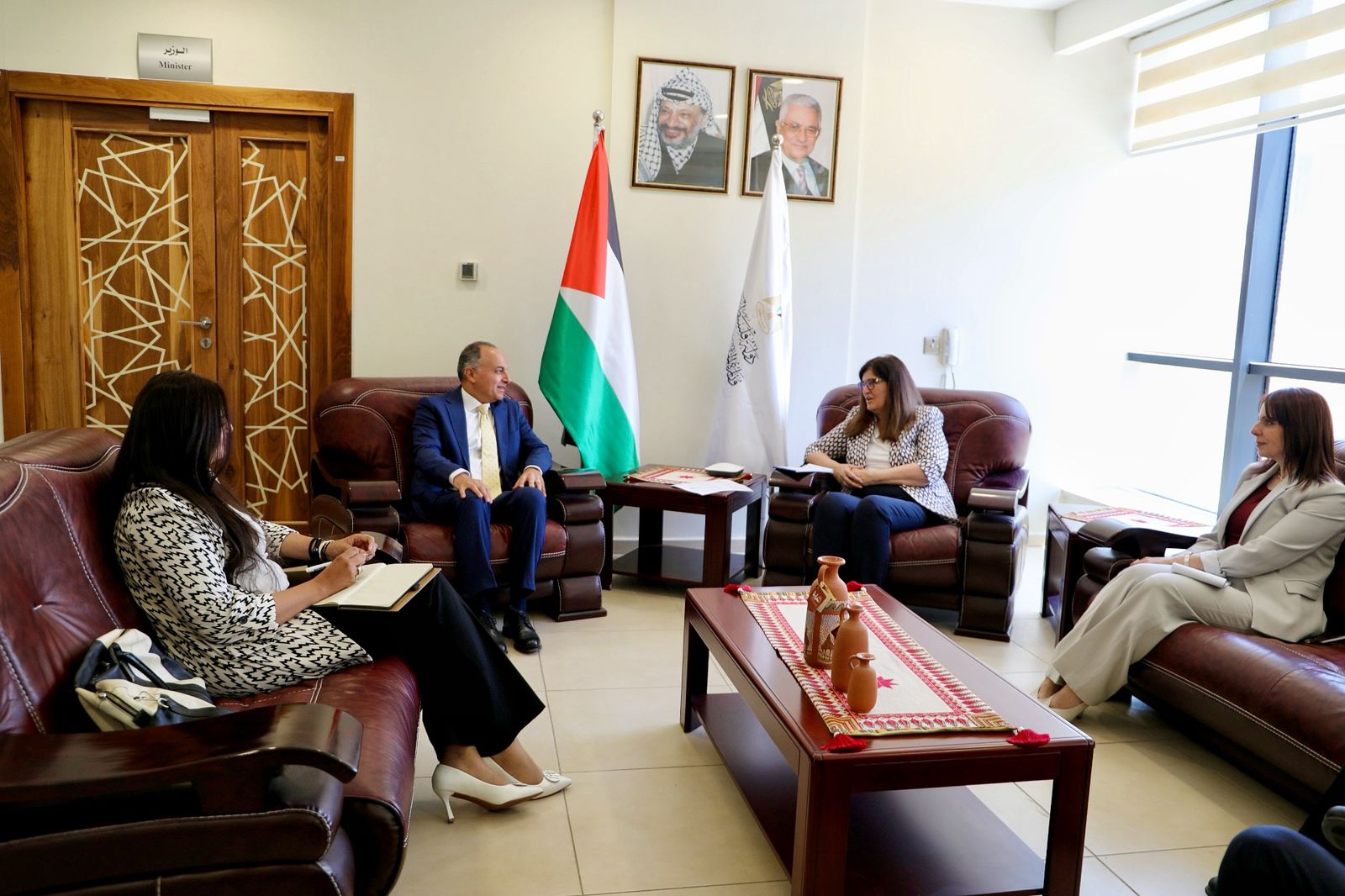 الوزيرة شاهين تستقبل السفير المصري وتثمن جهود بلاده المتواصلة لوقف حرب الإبادة والتهجير-الحياة الجديدة