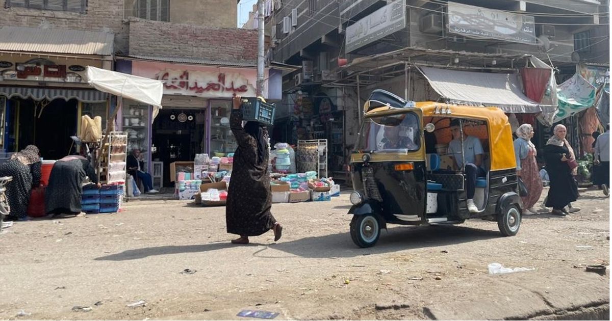 البرلمان المصري يقر زيادات ضريبية تشمل السجائر والكحوليات – عربي21