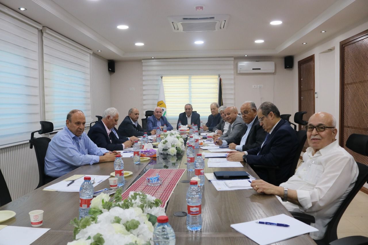 اللجنة التنفيذية تدعو لتوحيد الجهود ضد الضم والتهجير وتطالب بوقف فوري للعدوان على غزة-الحياة الجديدة