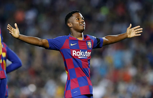 فاتي إلى موناكو رسميا على
سبيل الإعارة من برشلونة