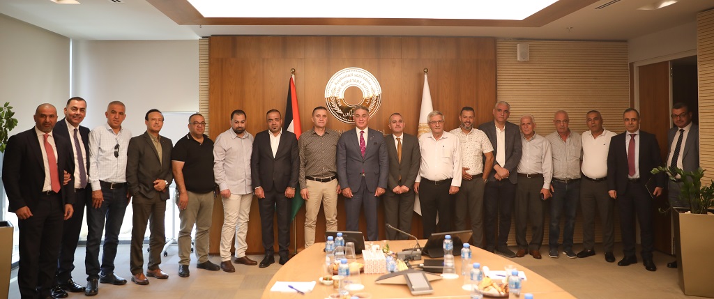 سلطة النقد تصدر تعليمات للمصارف برفع نسبة الإيداعات الإلكترونية لمحطات الوقود إلى 50%-الحياة الجديدة